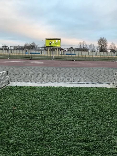 Уличный экран для городского стадиона «Авангард»